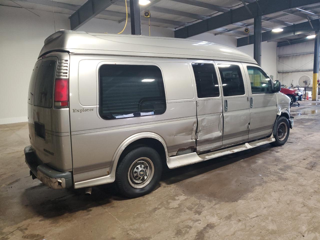 2002 Chevrolet Express G2500 Gold vin: 1GBGG29R721145366