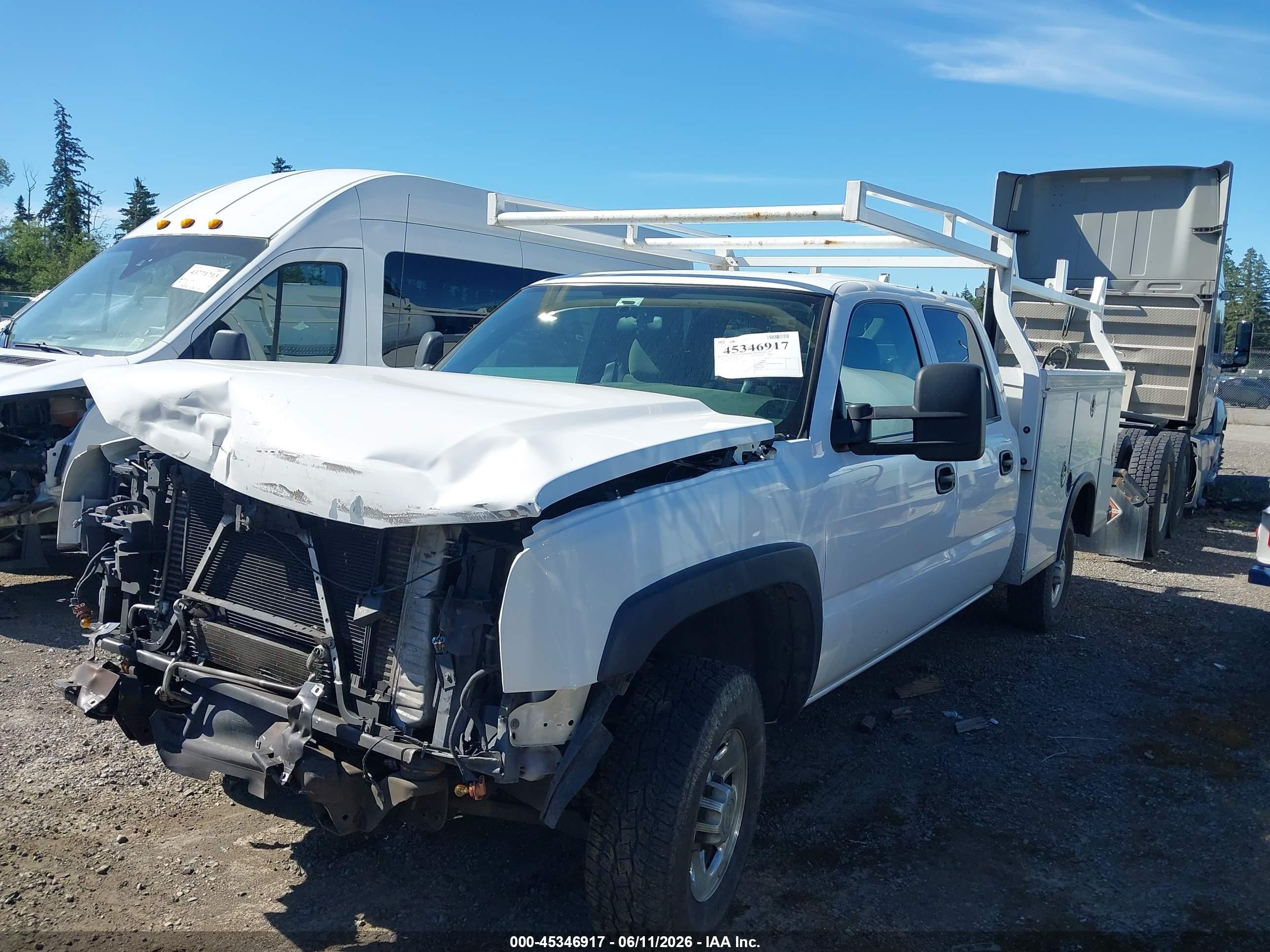 2006 Chevrolet Silverado 3500 Work Truck Белый vin: 1GBHC33D56F190026