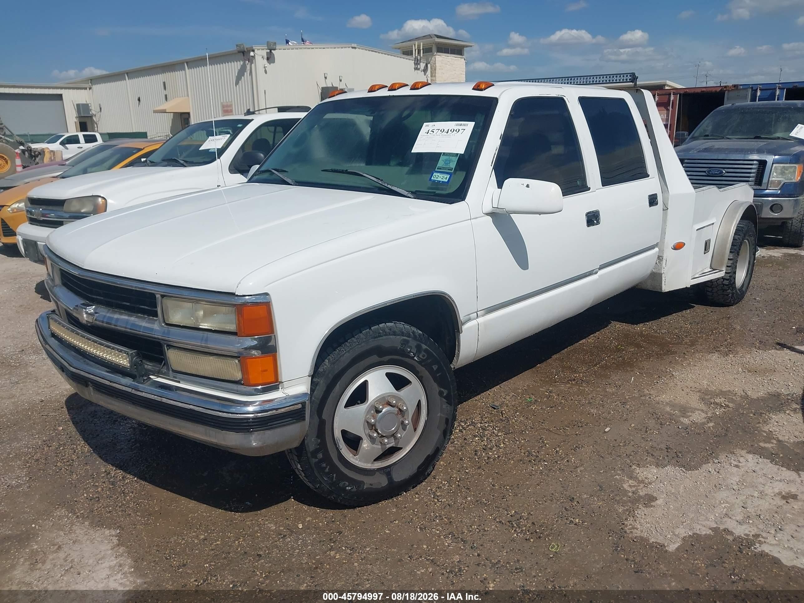 1997 Chevrolet C3500 Chassis   White vin: 1GBHC33J3VF019148