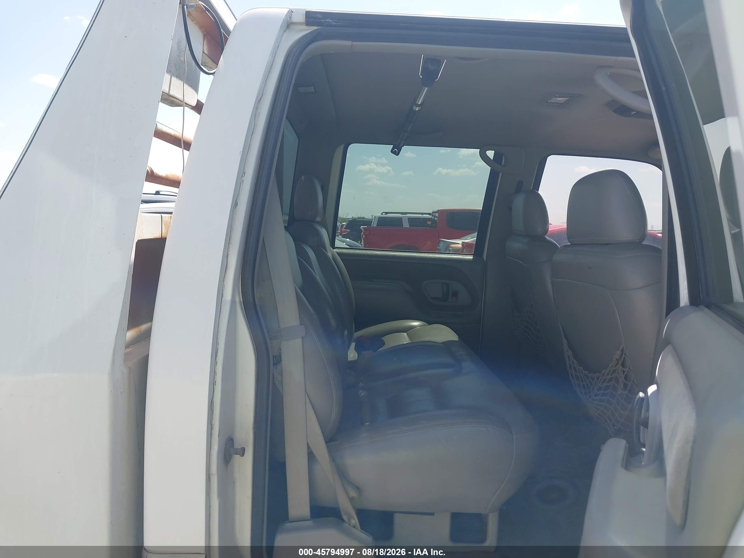 1997 Chevrolet C3500 Chassis   White vin: 1GBHC33J3VF019148