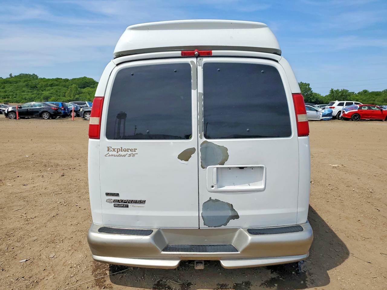 2010 Chevrolet Express G1500 4lt White vin: 1GBUGEB41A1133277
