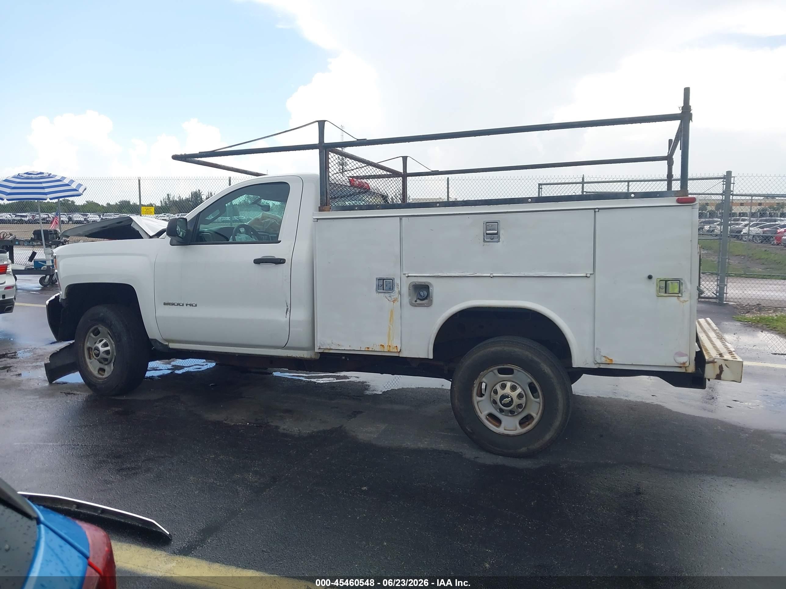 2015 Chevrolet Silverado 2500hd Work Truck White vin: 1GC0CUEG9FZ105855