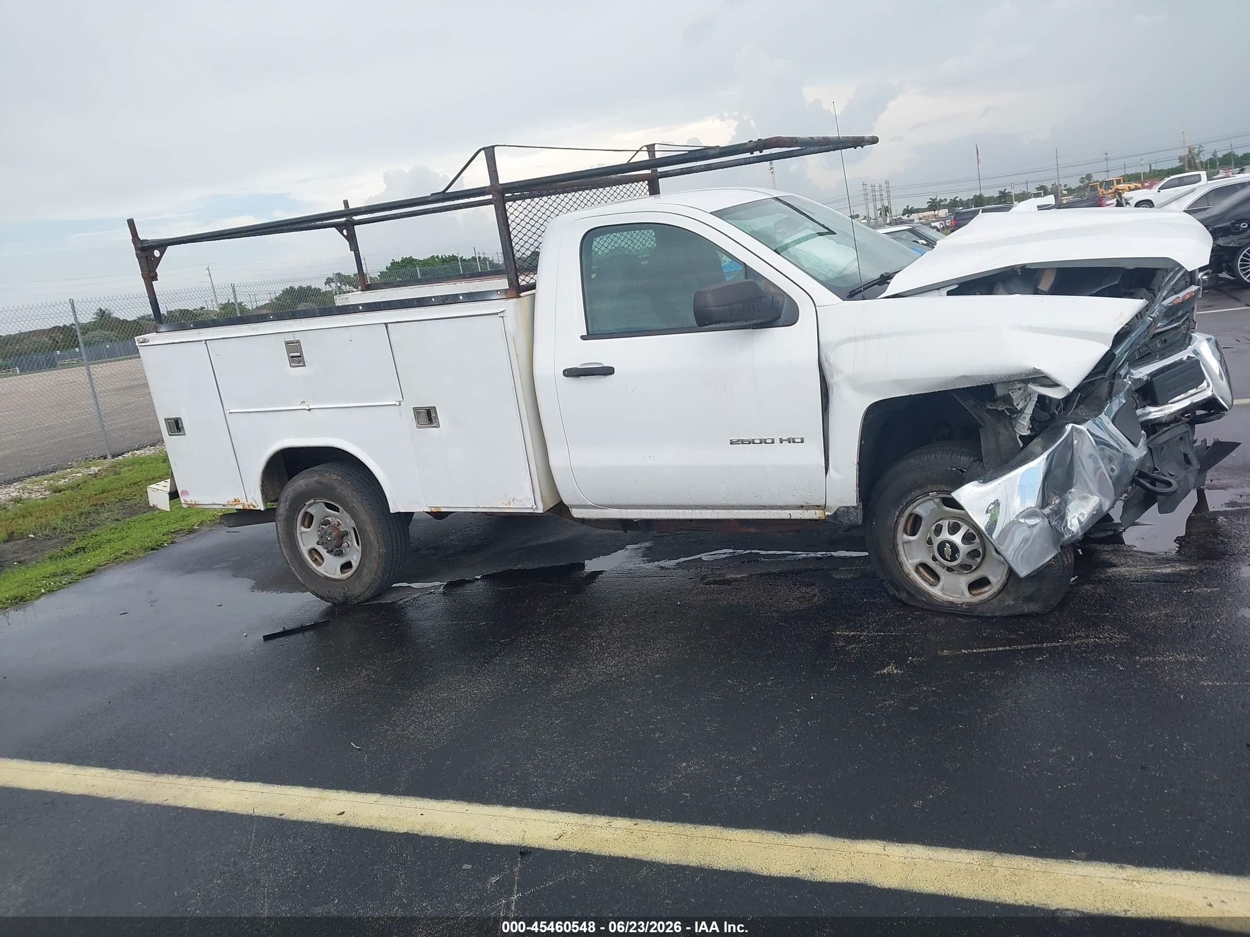 2015 Chevrolet Silverado 2500hd Work Truck White vin: 1GC0CUEG9FZ105855