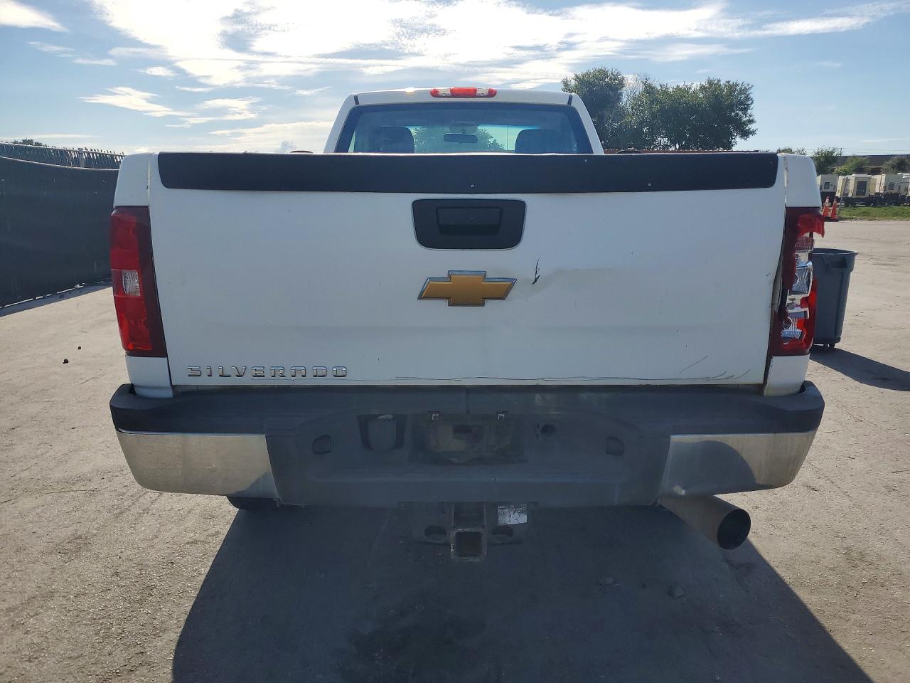 2012 Chevrolet Silverado C2500 Heavy Duty White vin: 1GC0CVC80CF172231