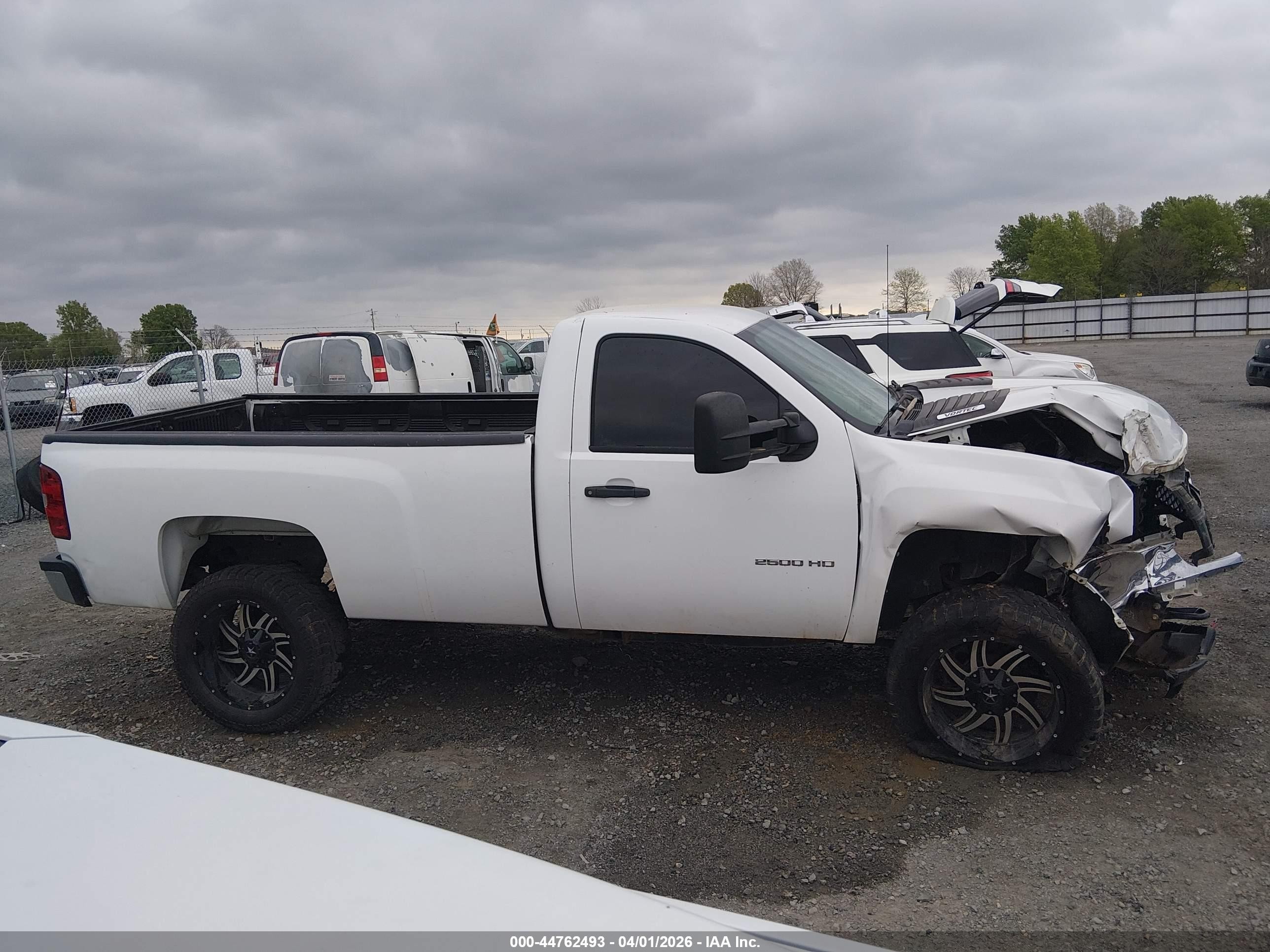2011 Chevrolet Silverado 2500hd Work Truck White vin: 1GC0CVCG4BF257983
