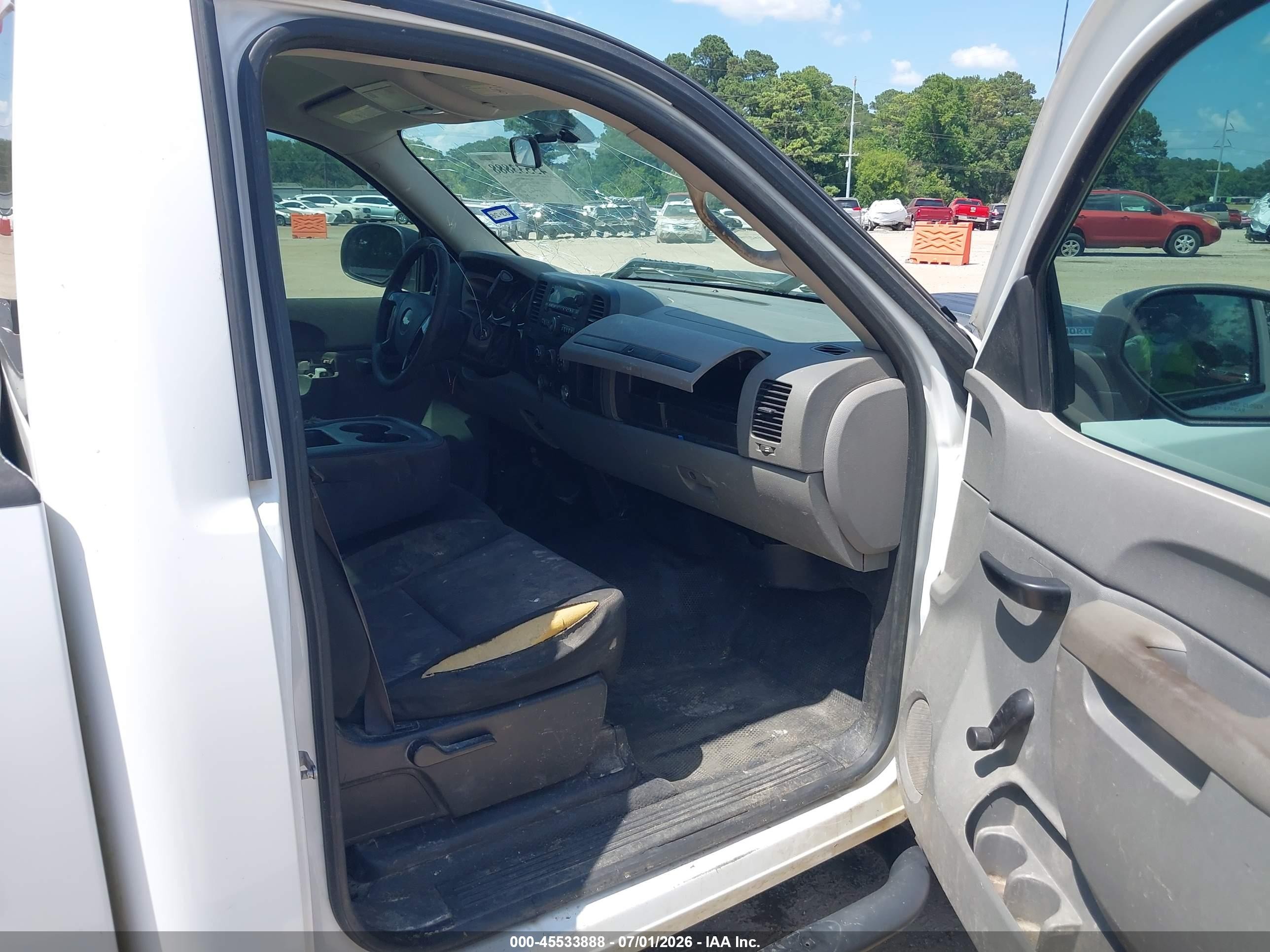 2013 Chevrolet Silverado 2500hd Work Truck White vin: 1GC0CVCGXDF242097