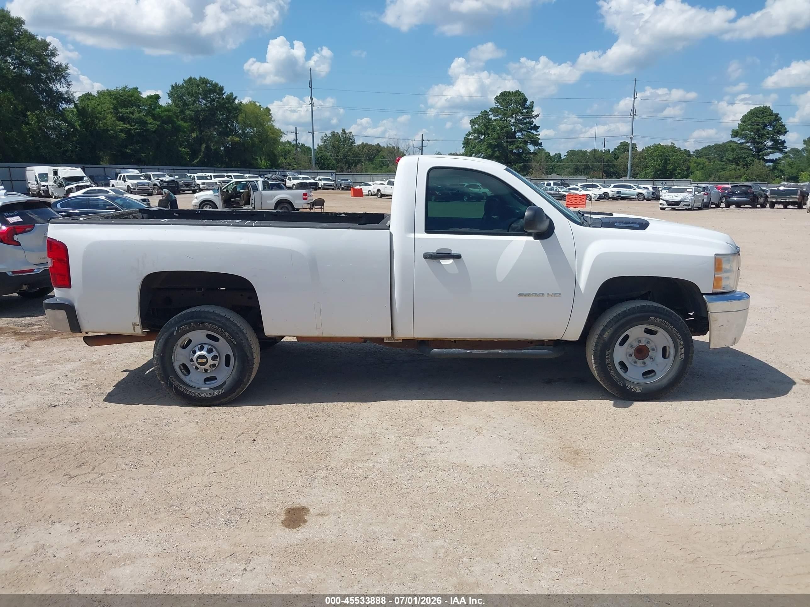 2013 Chevrolet Silverado 2500hd Work Truck White vin: 1GC0CVCGXDF242097
