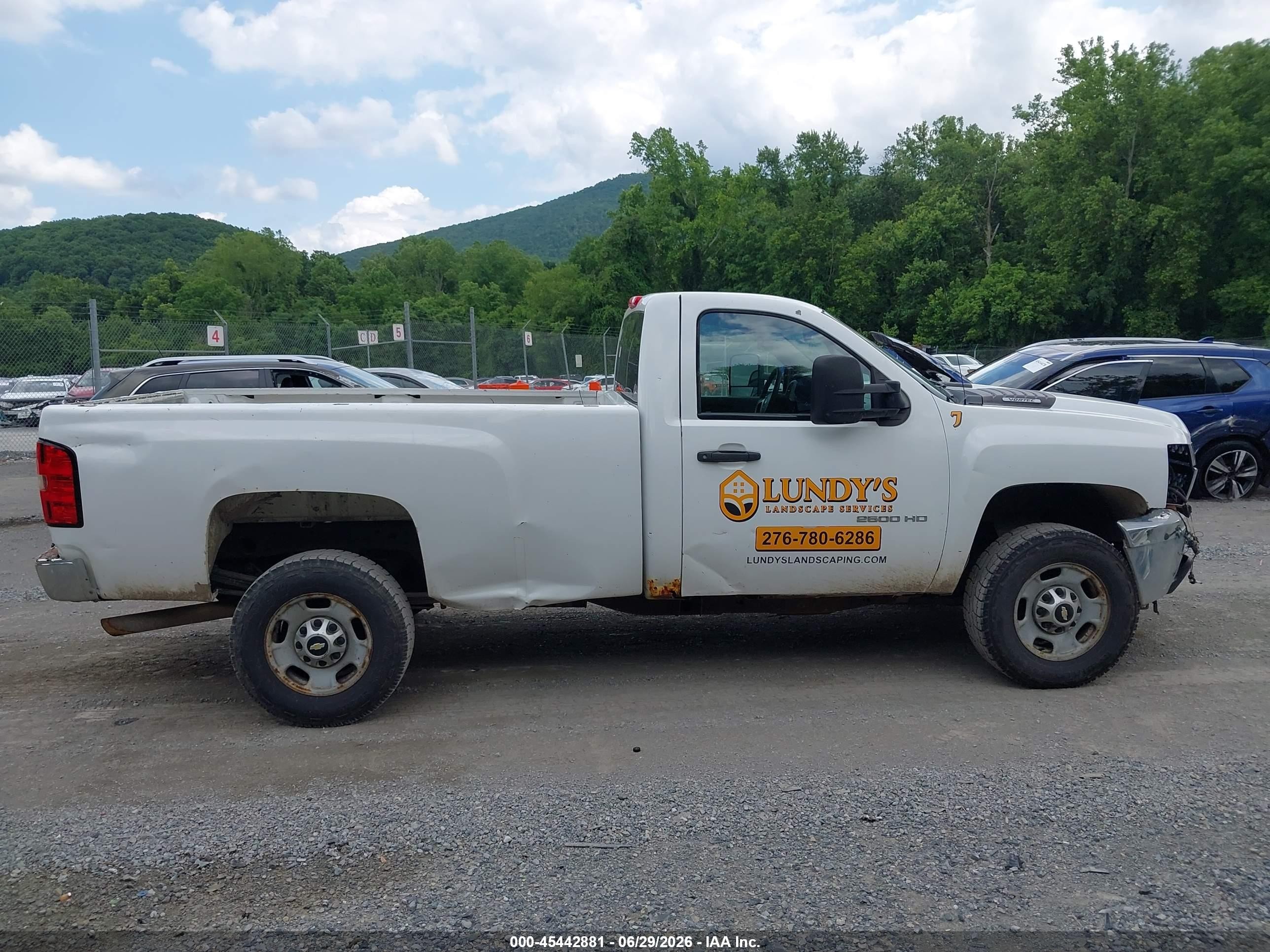 2011 Chevrolet Silverado 2500hd Work Truck White vin: 1GC0KVCG1BF209408