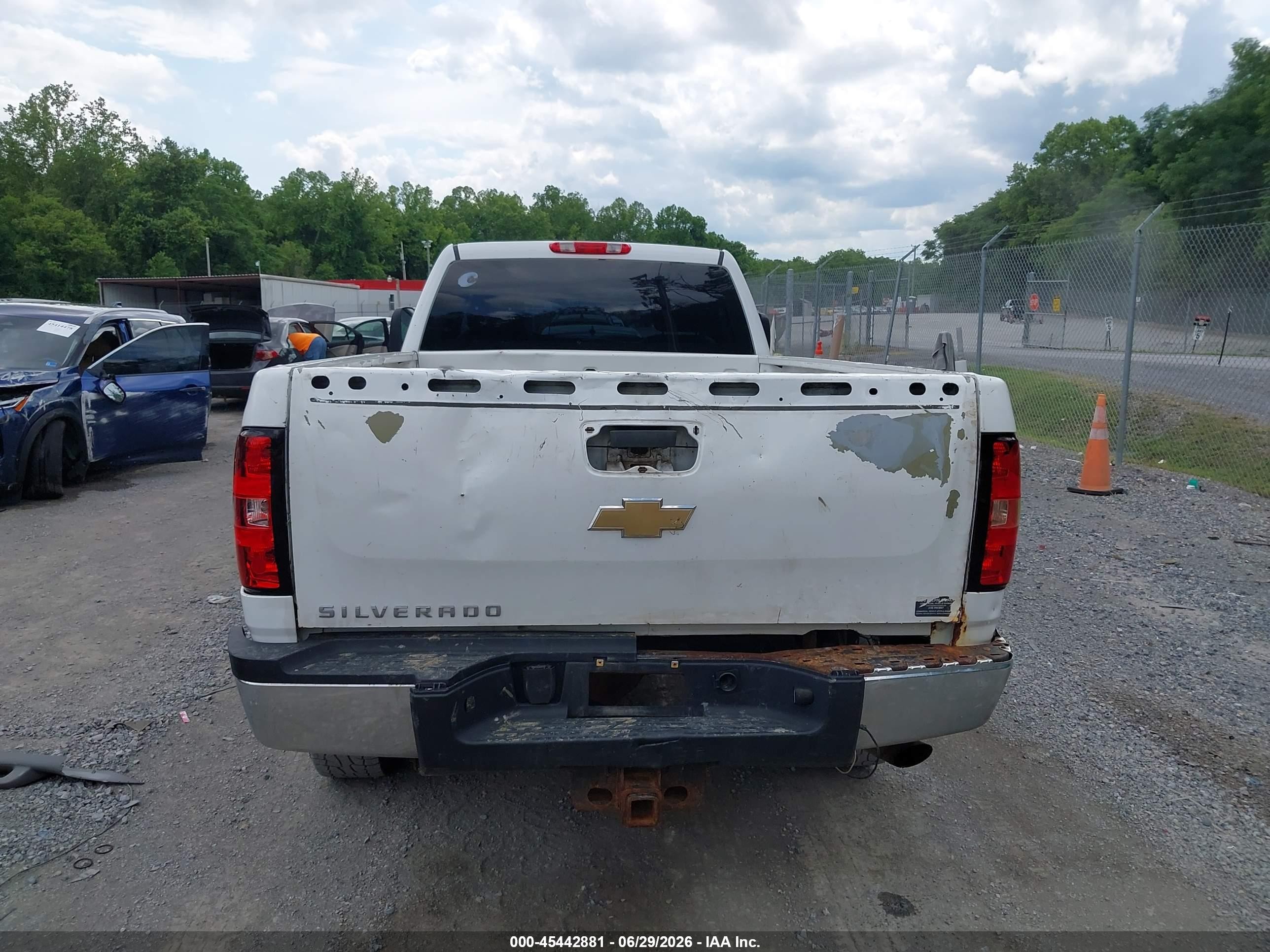 2011 Chevrolet Silverado 2500hd Work Truck White vin: 1GC0KVCG1BF209408