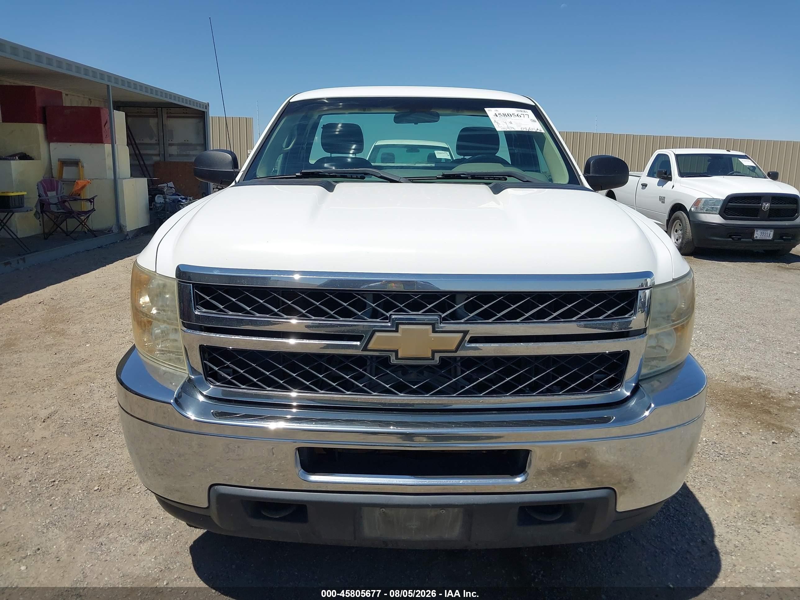 2011 Chevrolet Silverado 2500hd Work Truck Белый vin: 1GC0KVCG2BF204301