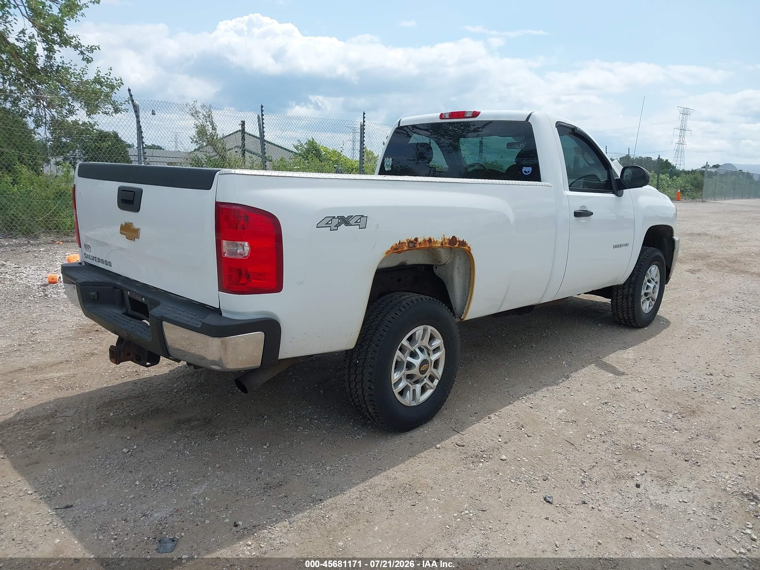 2014 Chevrolet Silverado 2500hd Work Truck White vin: 1GC0KVCG2EF161177