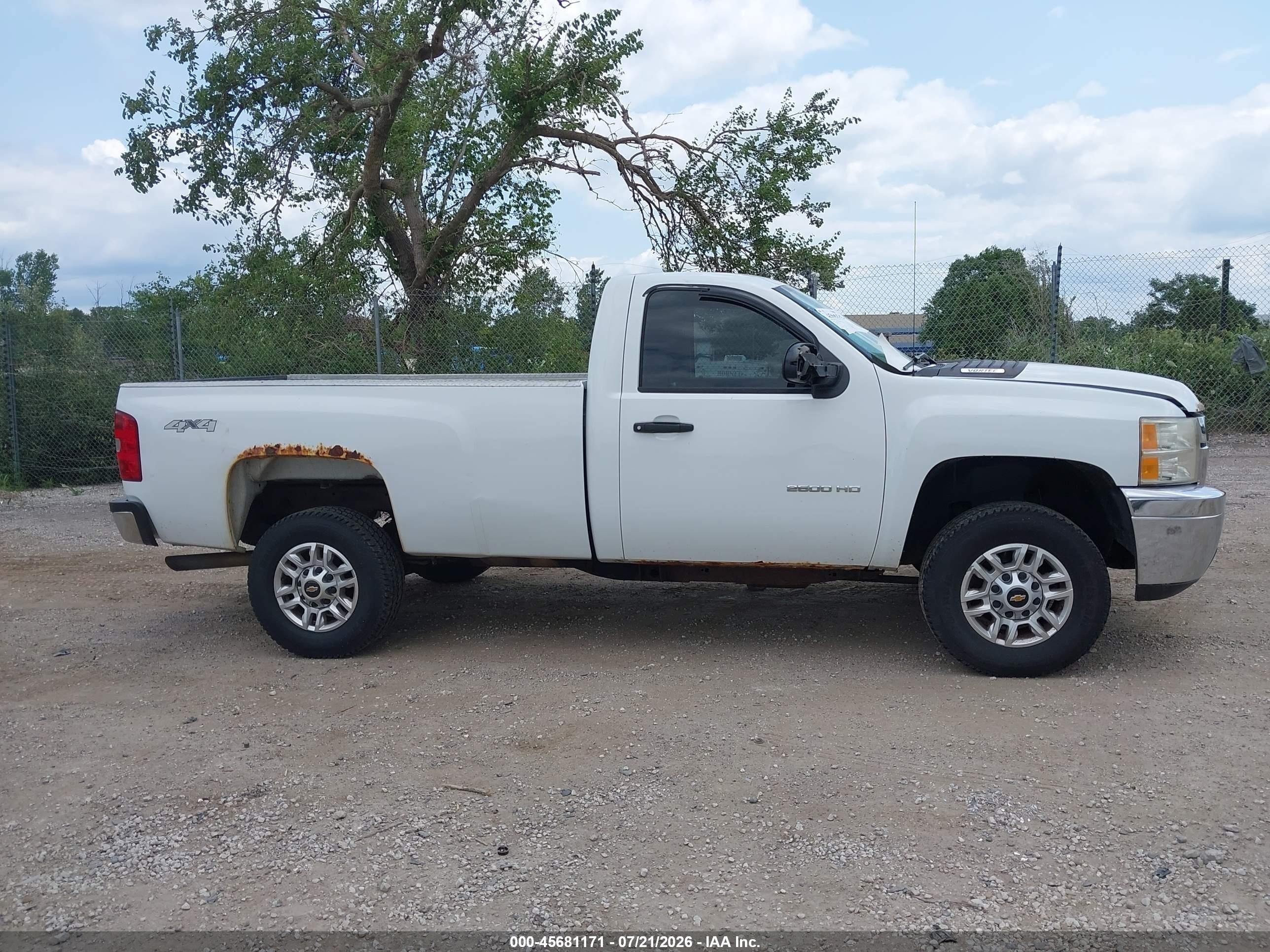 2014 Chevrolet Silverado 2500hd Work Truck White vin: 1GC0KVCG2EF161177