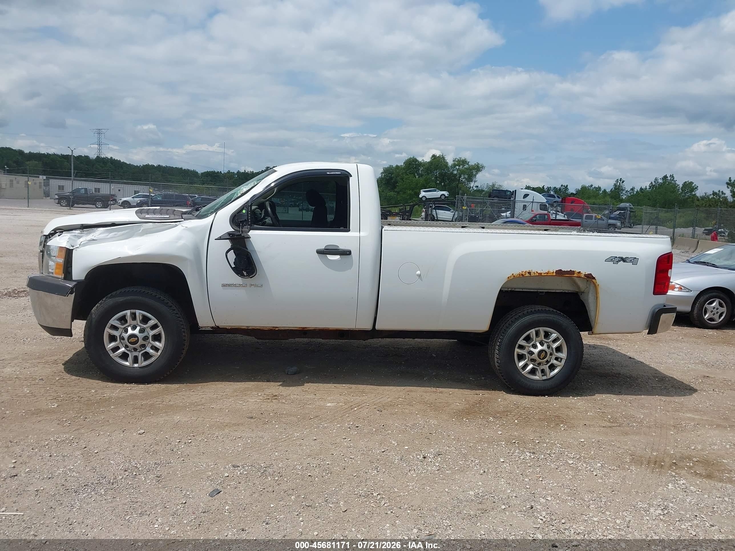 2014 Chevrolet Silverado 2500hd Work Truck White vin: 1GC0KVCG2EF161177