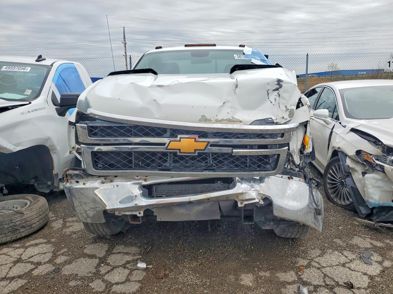 2014 Chevrolet Silverado K2500 Heavy Duty White vin: 1GC0KVCG4EF108612