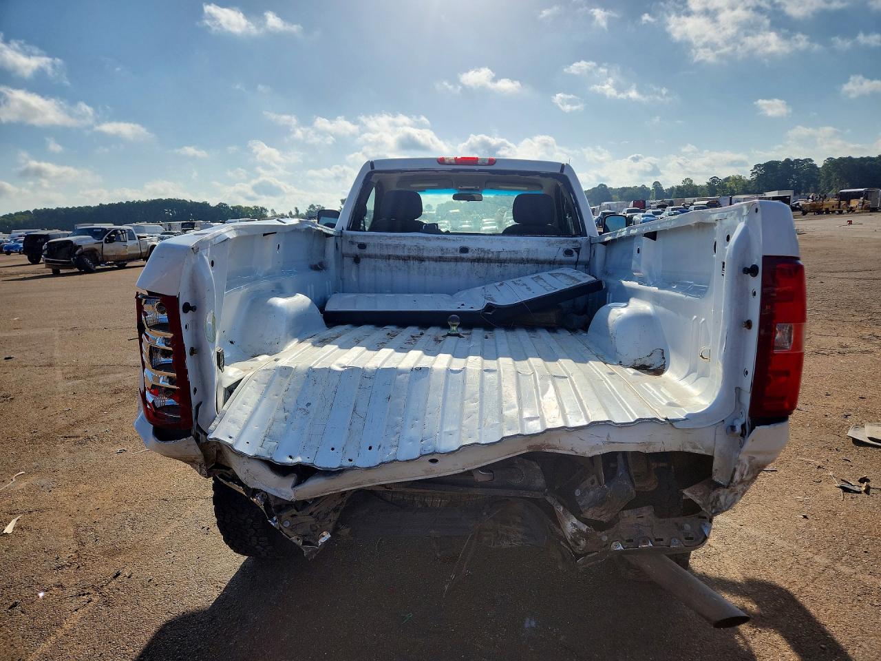 2013 Chevrolet Silverado K2500 Heavy Duty White vin: 1GC0KVCG5DZ250707