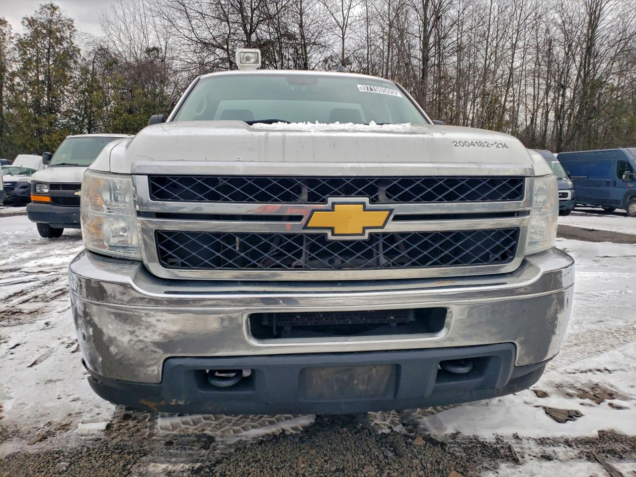 2014 Chev 2500hd 4x4 / Workpod White vin: 1GC0KVCG5EF166888