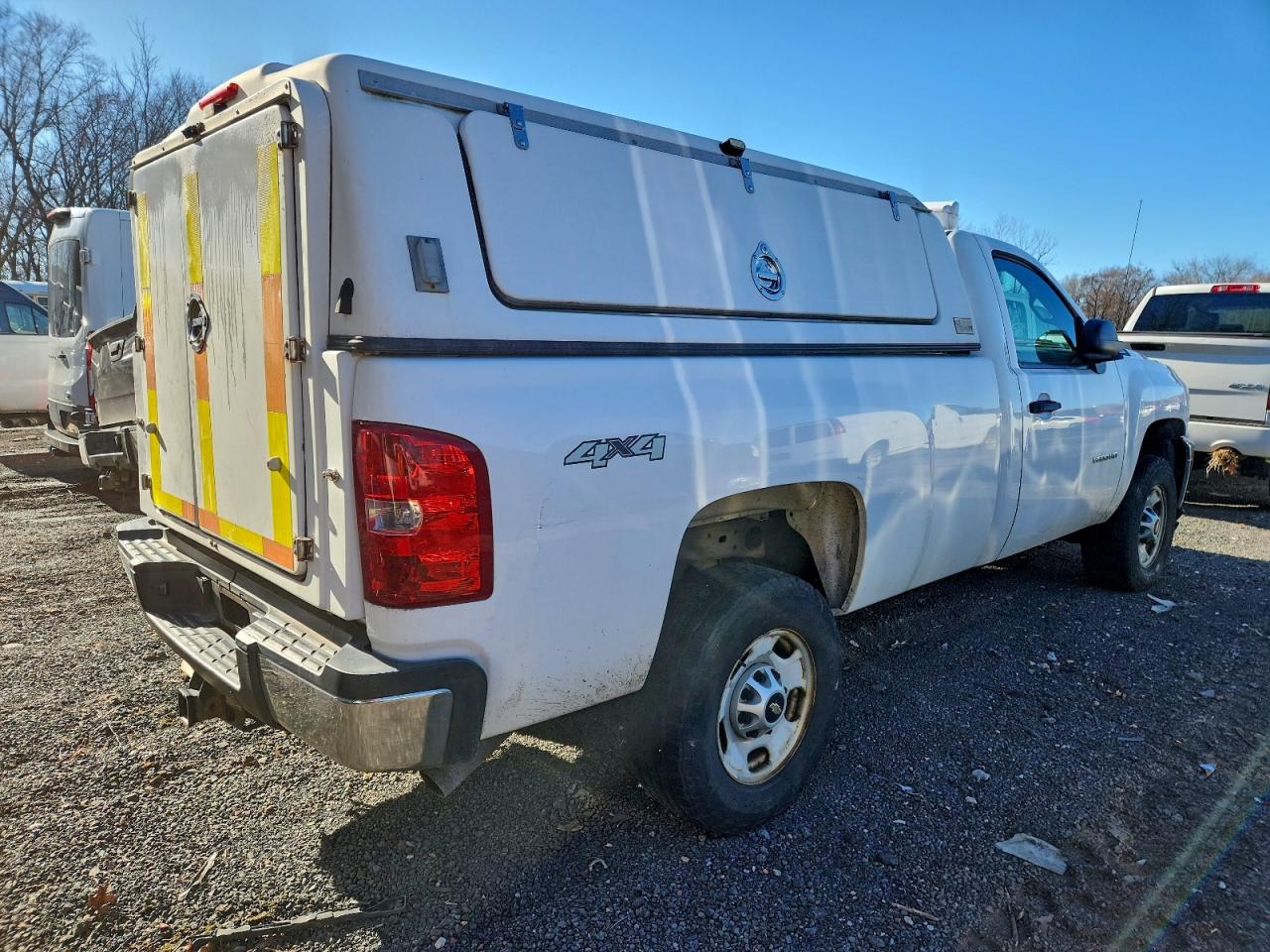 2014 Chev 2500hd 4x4 / Workpod White vin: 1GC0KVCG5EF166888