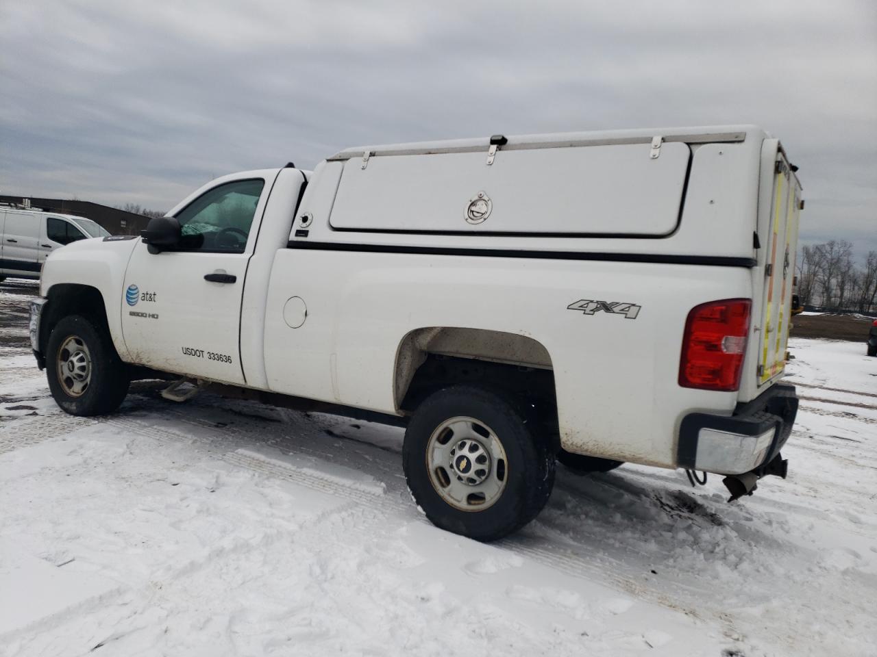 2014 Chev 2500hd 4x4 / Workpod White vin: 1GC0KVCG5EF166888 Damage: Cargo Cover, Aftermarket, Acceptable