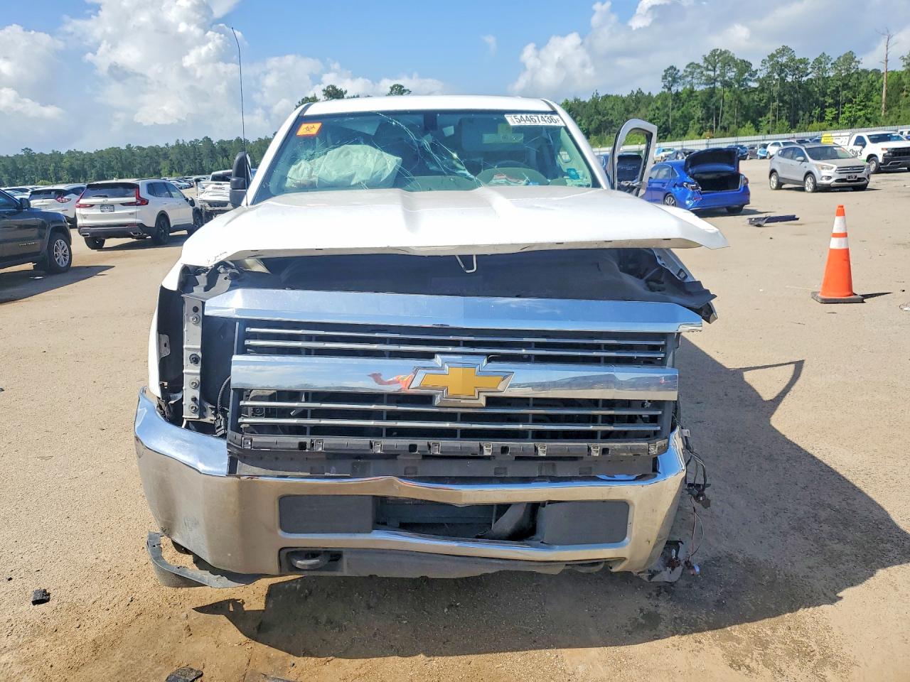 2015 Chevrolet Silverado C2500 Heavy Duty White vin: 1GC1CUEG0FF179946