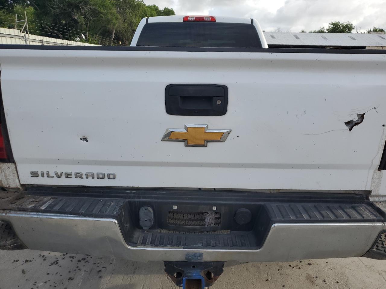 2016 Chevrolet Silverado C2500 Heavy Duty White vin: 1GC1CUEG1GF228640 Damage: Tailgate, Severe Damage, Replacement Required