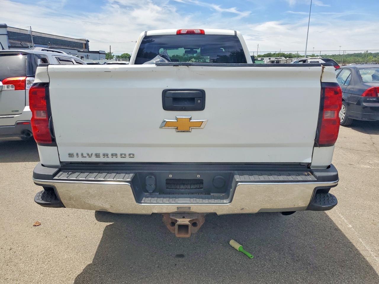 2015 Chevrolet Silverado C2500 Heavy Duty White vin: 1GC1CUEG2FF138962