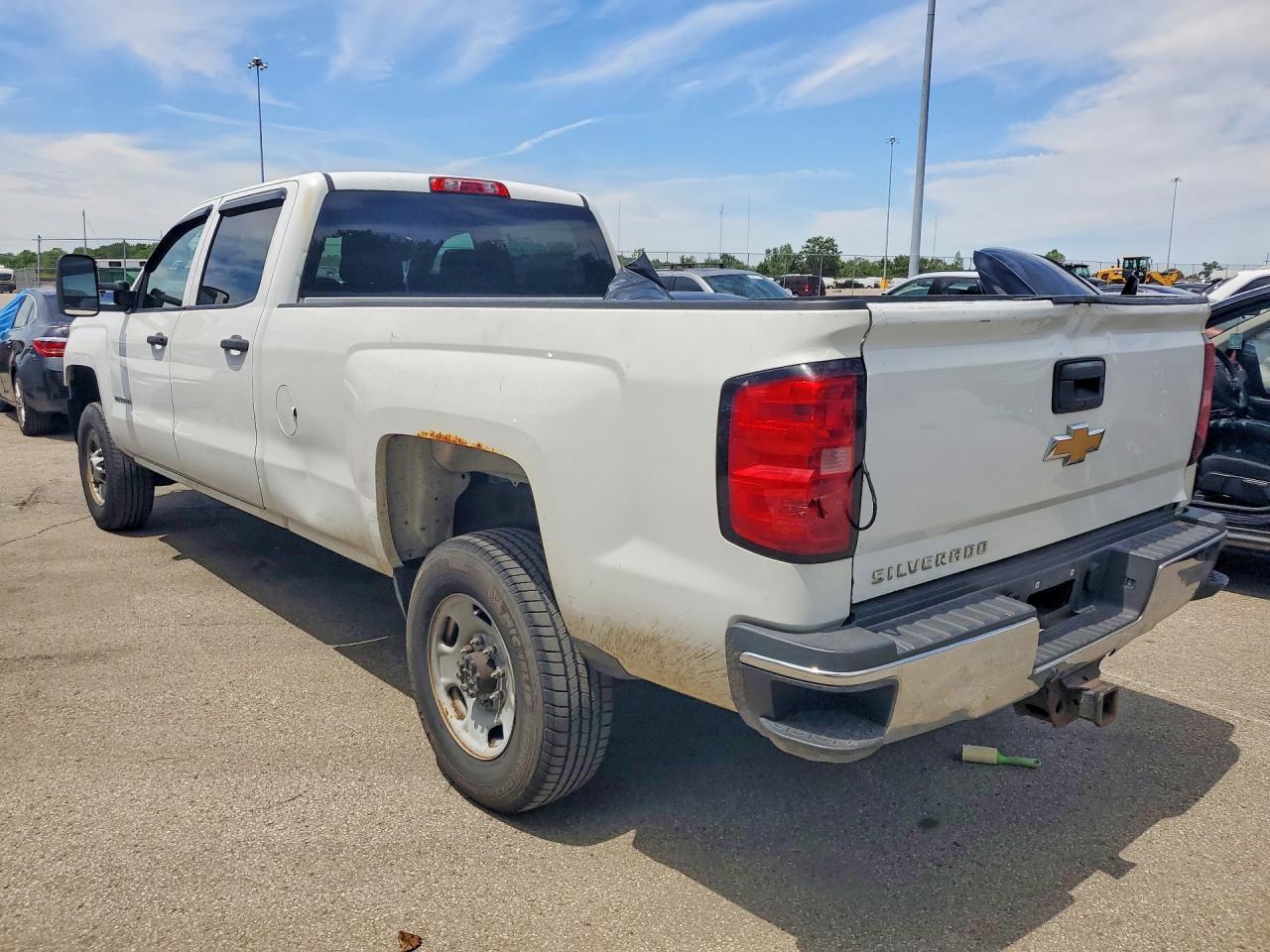 2015 Chevrolet Silverado C2500 Heavy Duty White vin: 1GC1CUEG2FF138962