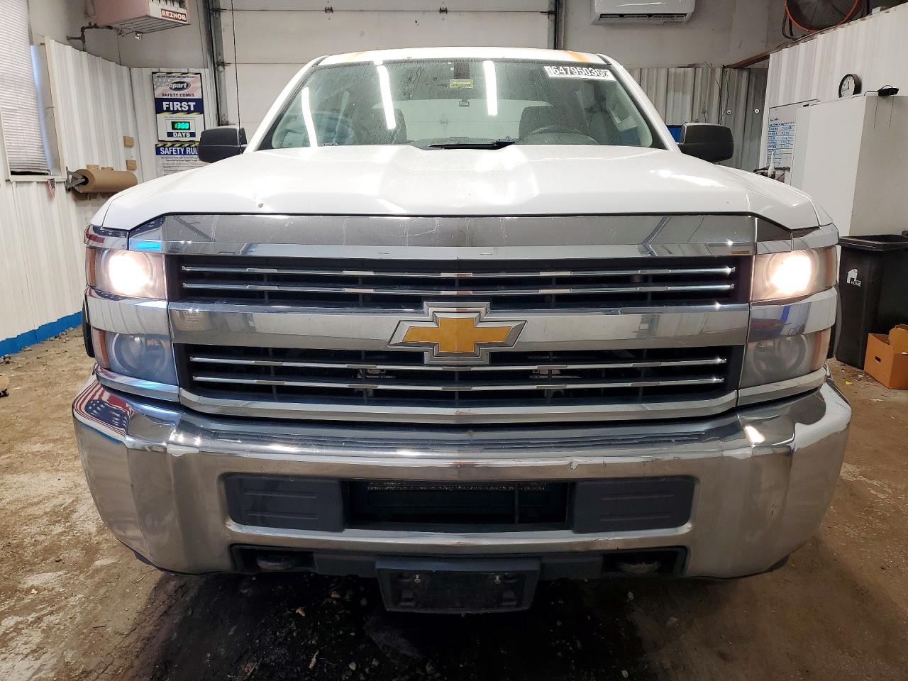 2015 Chevrolet Silverado C2500 Heavy Duty White vin: 1GC1CUEG7FF158527
