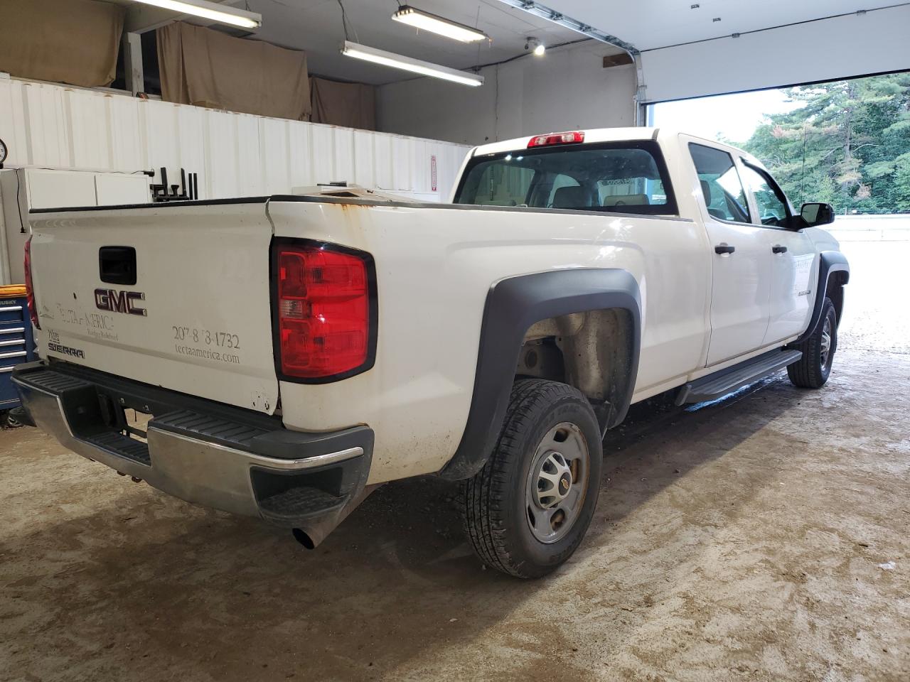 2015 Chevrolet Silverado C2500 Heavy Duty White vin: 1GC1CUEG7FF158527 Damage: Right Bed Side, Rust, 2 To 3 Inches