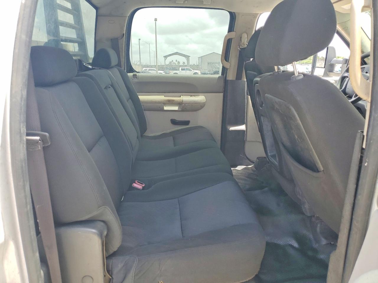 2013 Chevrolet Silverado C2500 Heavy Duty White vin: 1GC1CVCG5DF146981