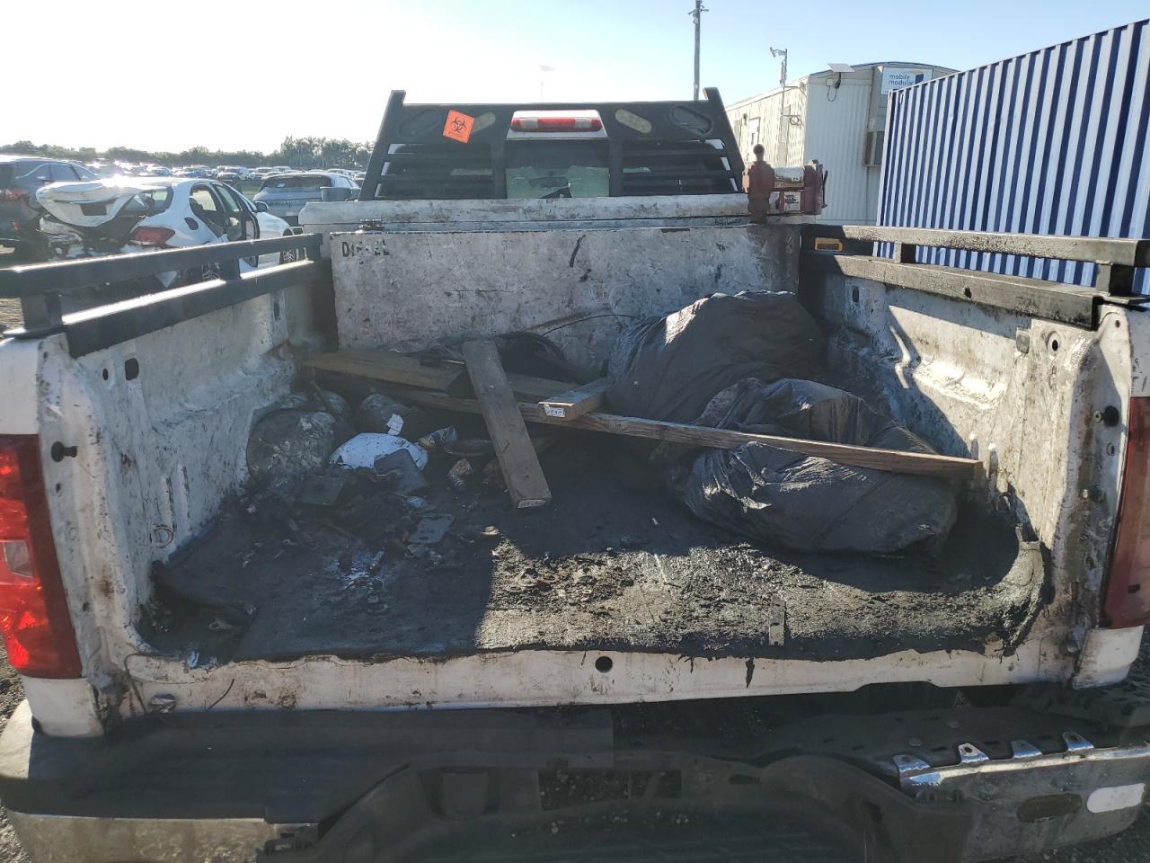 2013 Chevrolet Silverado C2500 Heavy Duty White vin: 1GC1CVCG5DF146981 Damage: Right Tail Light, Broken, Replacement Required