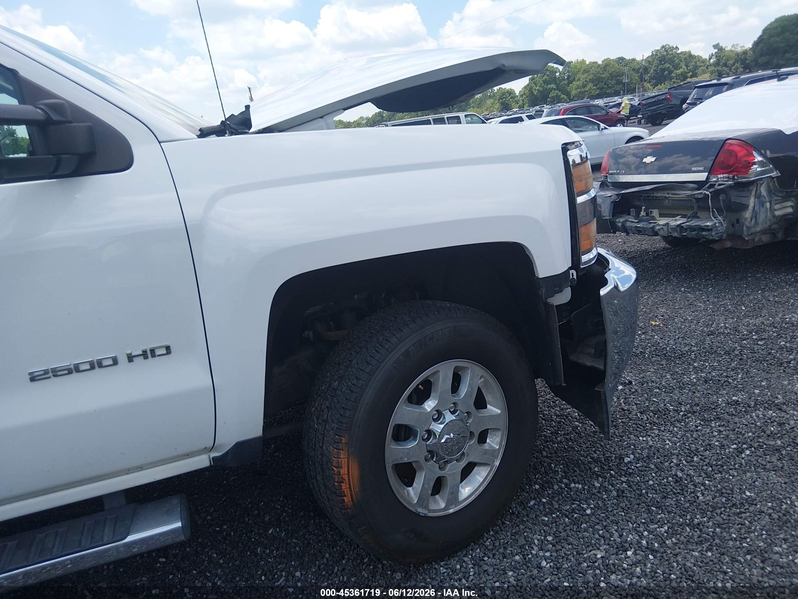 2015 Chevrolet Silverado 2500hd Lt White vin: 1GC1CVEG5FF130344