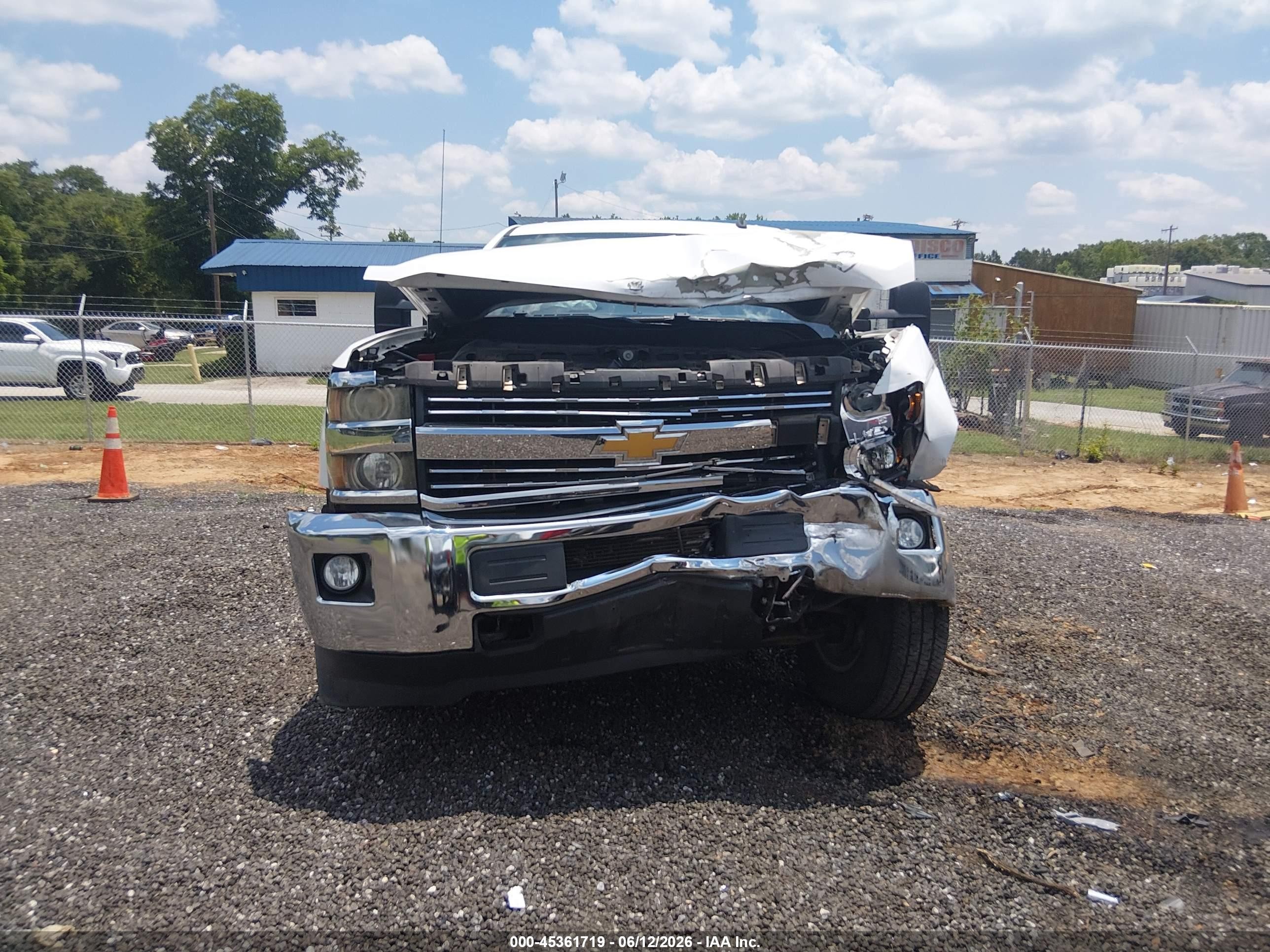 2015 Chevrolet Silverado 2500hd Lt White vin: 1GC1CVEG5FF130344