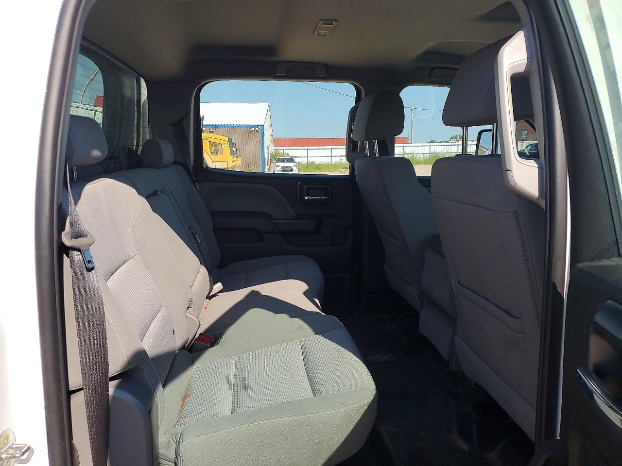 2019 Chevrolet Silverado K2500 Heavy Duty White vin: 1GC1KREY3KF136401