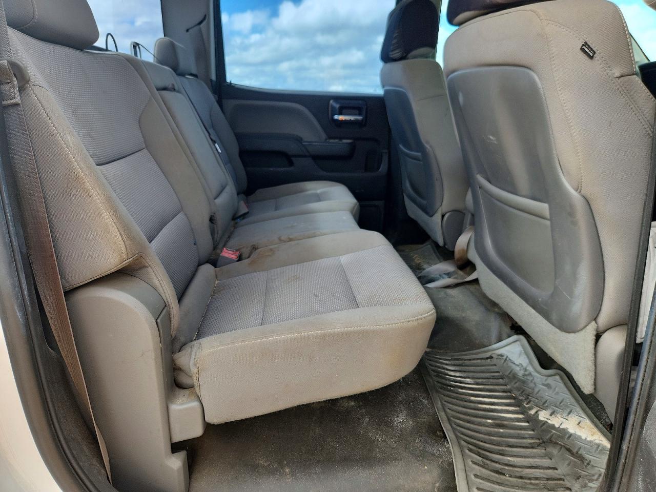 2015 Chevrolet Silverado K2500 Heavy Duty White vin: 1GC1KUE89FF176796