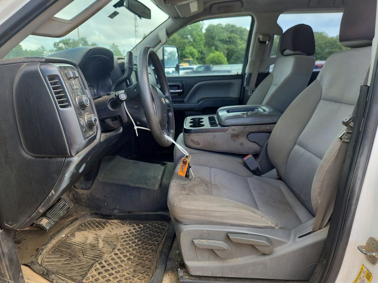 2015 Chevrolet Silverado K2500 Heavy Duty White vin: 1GC1KUE89FF176796