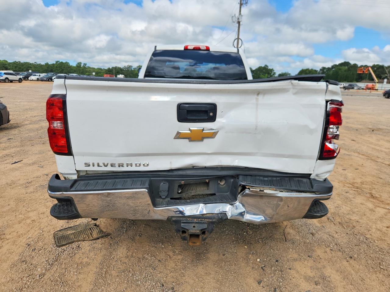 2015 Chevrolet Silverado K2500 Heavy Duty White vin: 1GC1KUE89FF176796