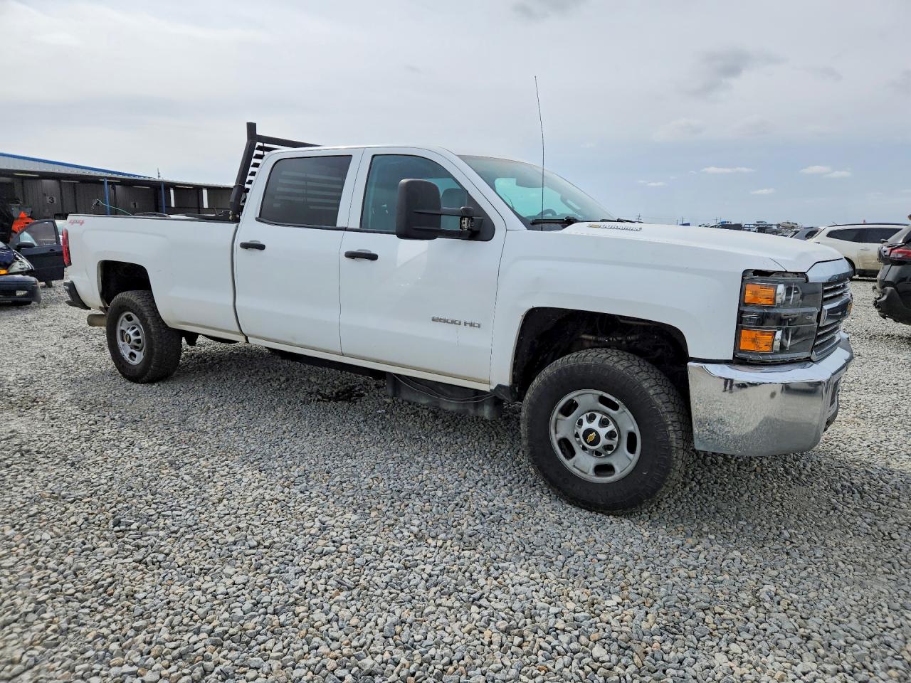 2015 Chevrolet Silverado K2500 Heavy Duty White vin: 1GC1KUE8XFF150742
