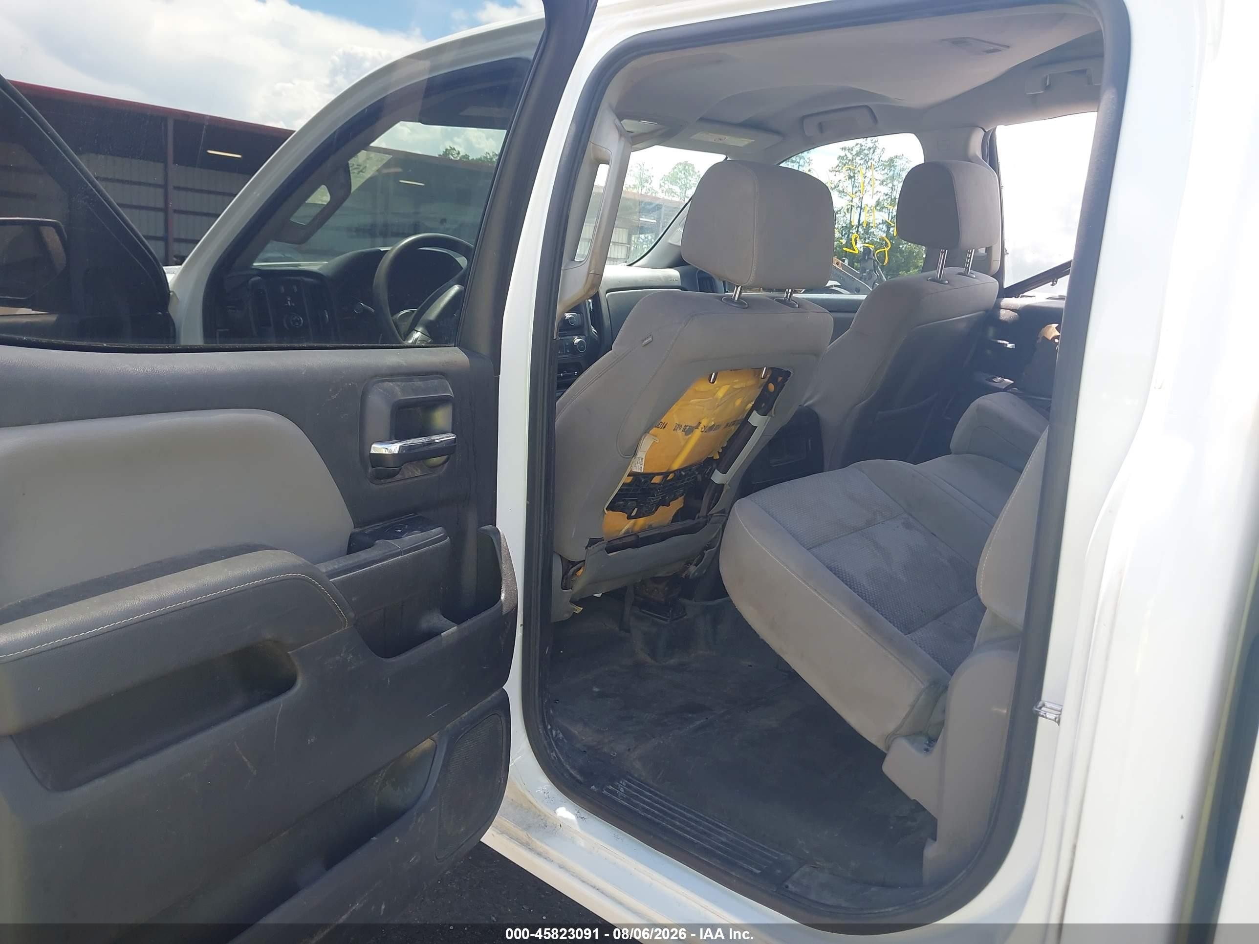 2015 Chevrolet Silverado 2500hd Built After Aug 14 Work Truck White vin: 1GC1KUE8XFF512293