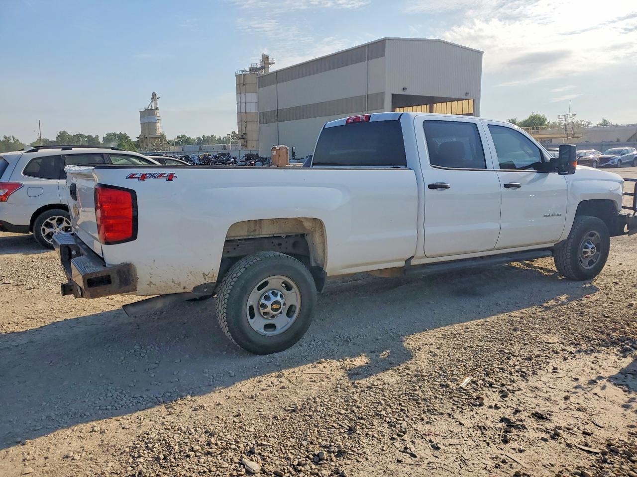 2017 Chevrolet Silverado K2500 Heavy Duty White vin: 1GC1KUEG0HF103049
