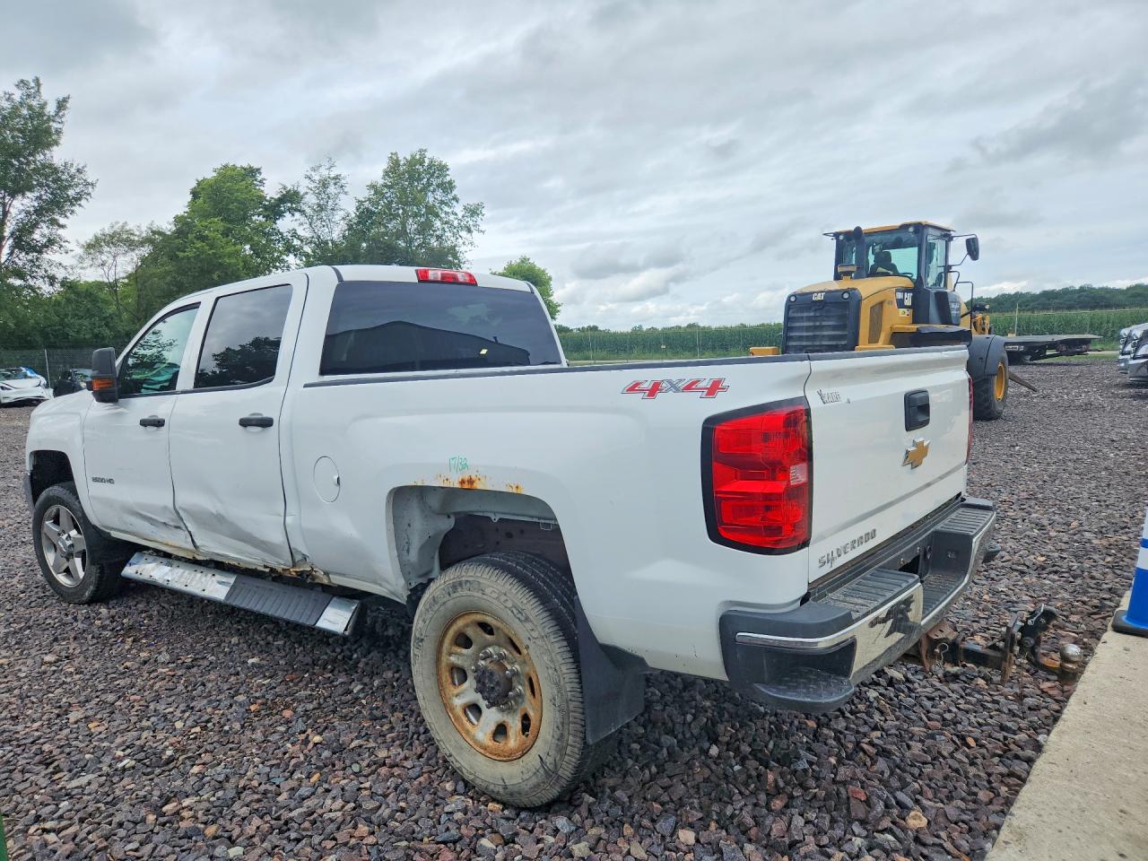 2015 Chevrolet Silverado K2500 Heavy Duty White vin: 1GC1KUEG1FF617151