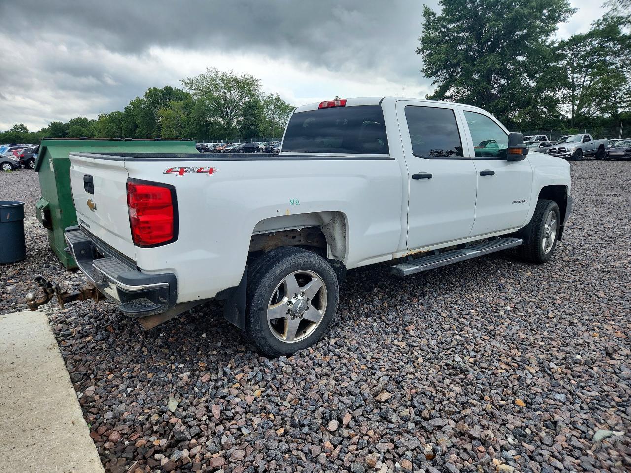 2015 Chevrolet Silverado K2500 Heavy Duty White vin: 1GC1KUEG1FF617151