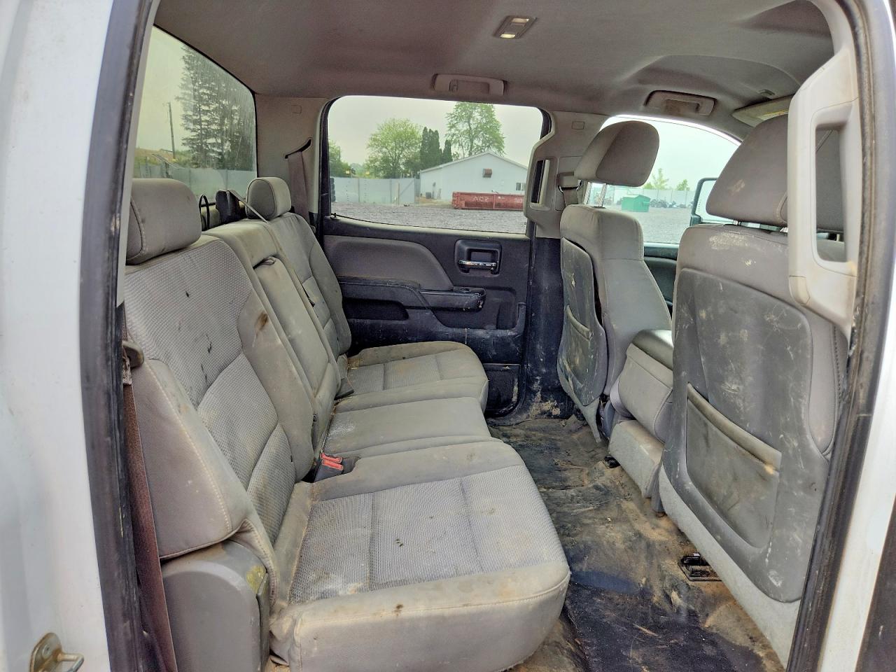2015 Chevrolet Silverado K2500 Heavy Duty White vin: 1GC1KUEG1FF617151