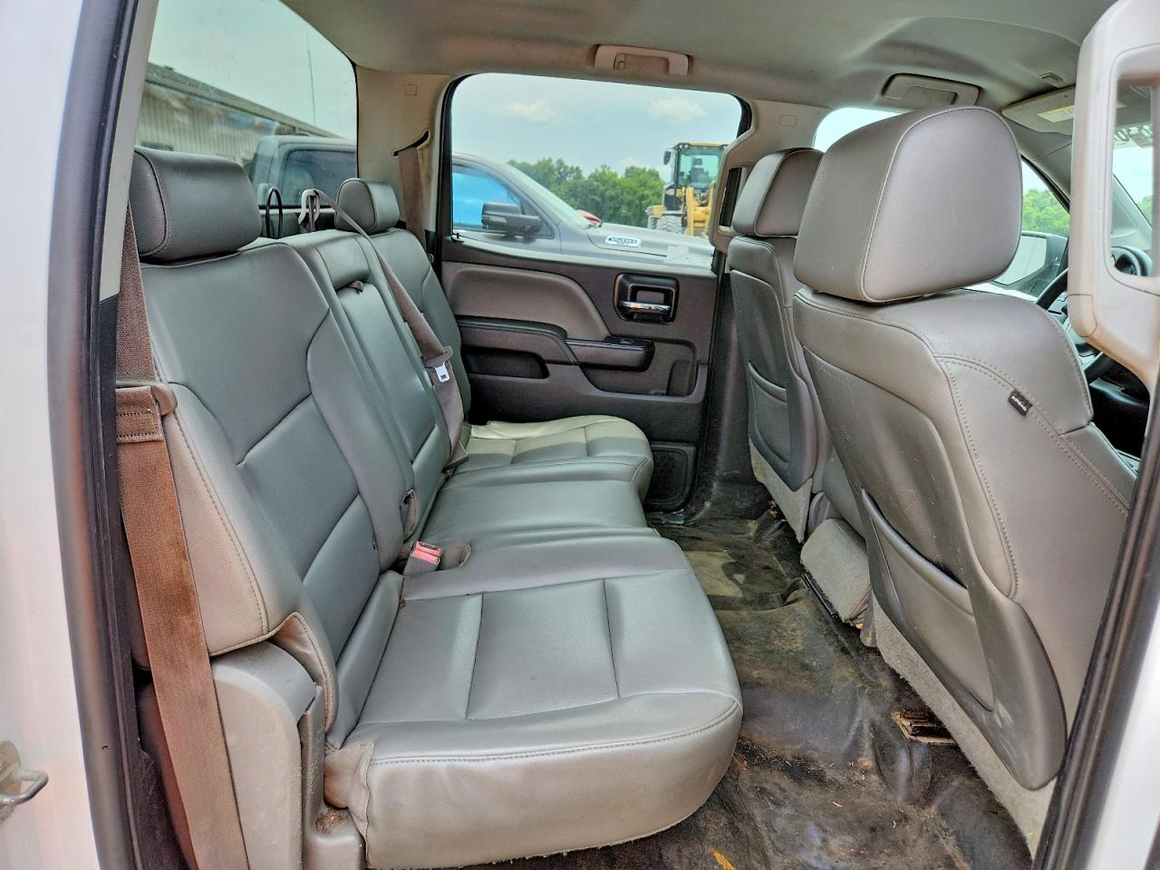 2015 Chevrolet Silverado K2500 Heavy Duty White vin: 1GC1KUEG4FF137119