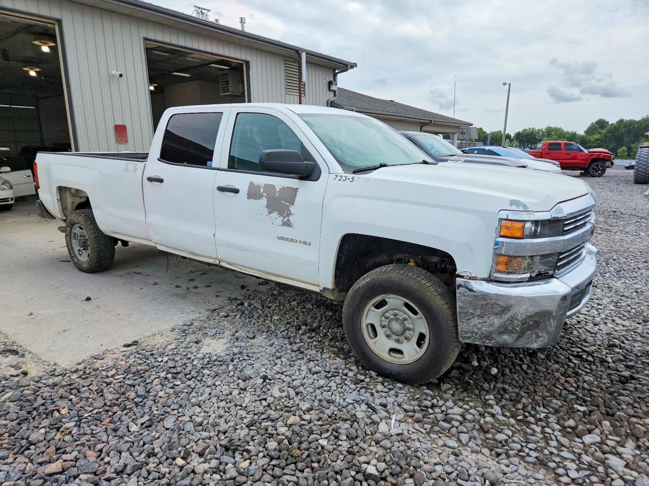 2015 Chevrolet Silverado K2500 Heavy Duty White vin: 1GC1KUEG4FF137119