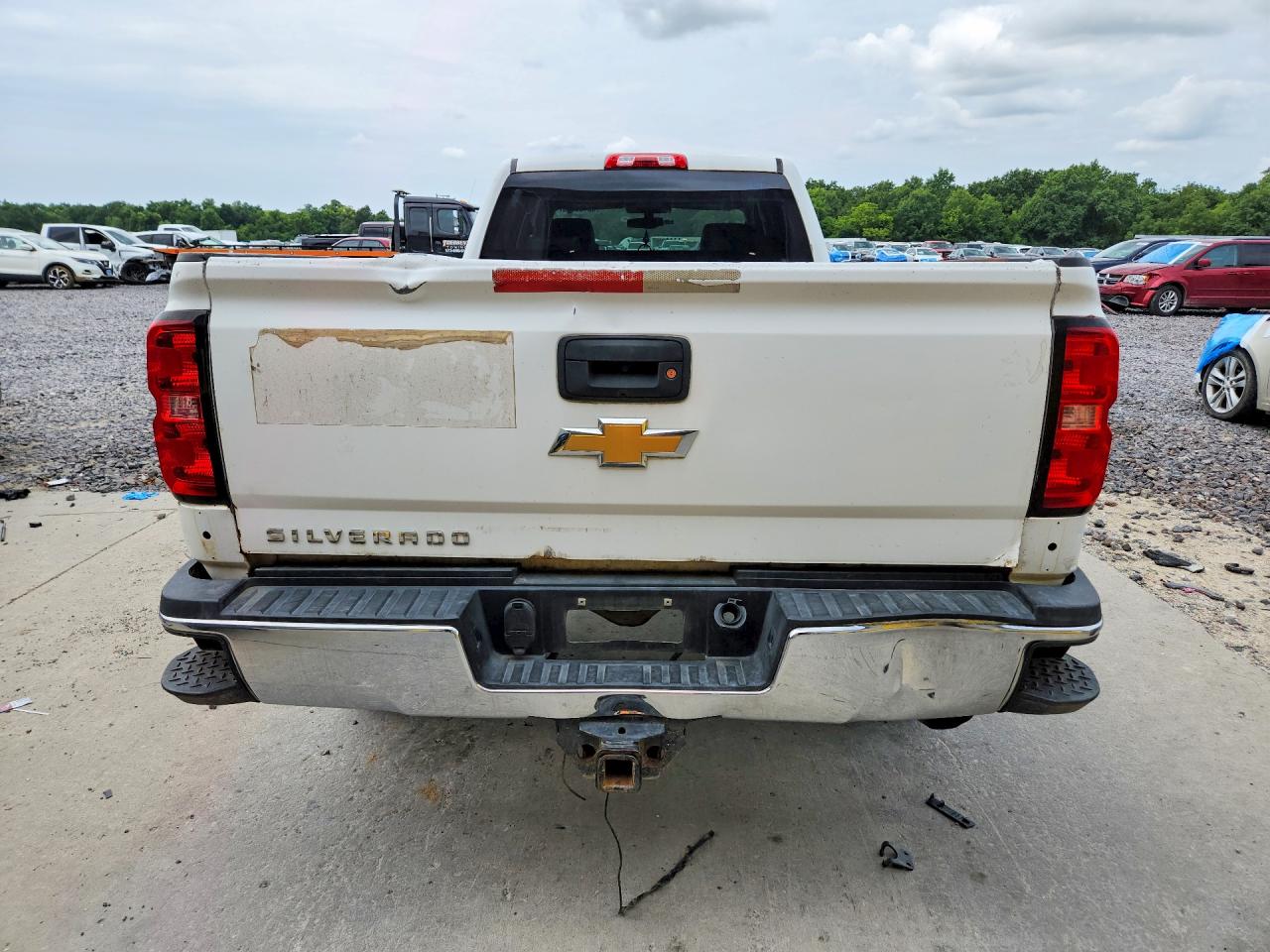 2015 Chevrolet Silverado K2500 Heavy Duty White vin: 1GC1KUEG4FF137119