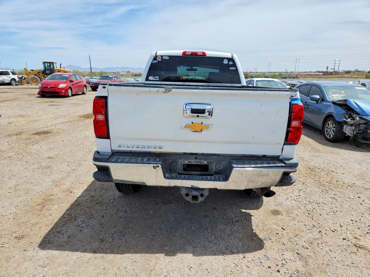 2015 Chevrolet Silverado K2500 Heavy Duty White vin: 1GC1KUEG5FF581304
