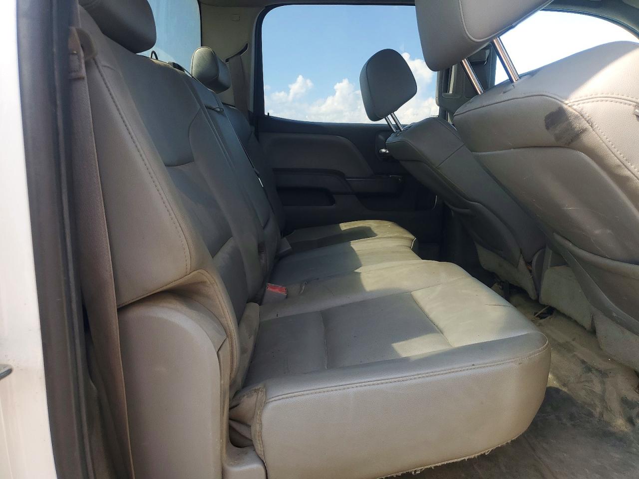 2015 Chevrolet Silverado K2500 Heavy Duty White vin: 1GC1KUEG7FF155162