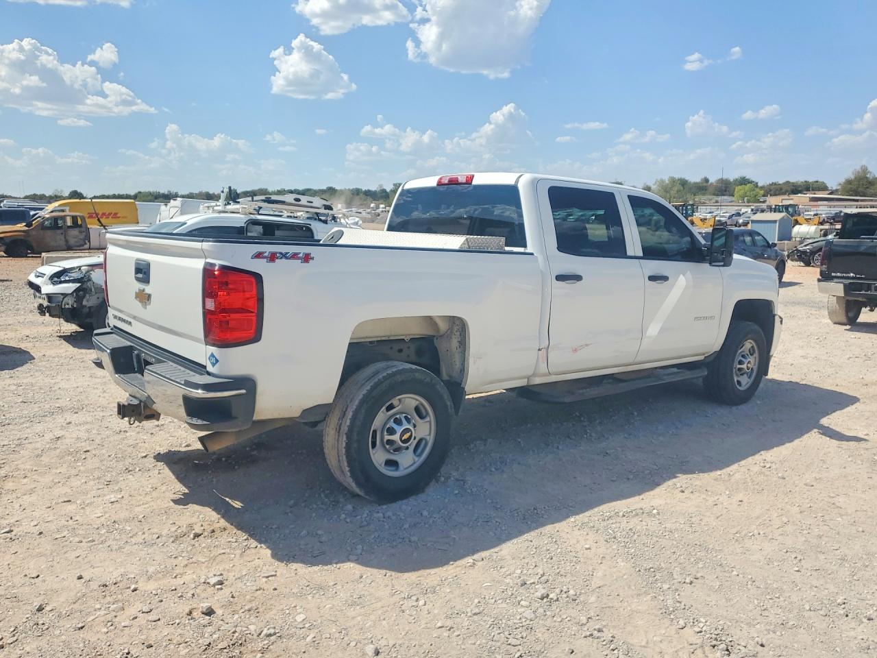 2015 Chevrolet Silverado K2500 Heavy Duty White vin: 1GC1KUEG9FF533739
