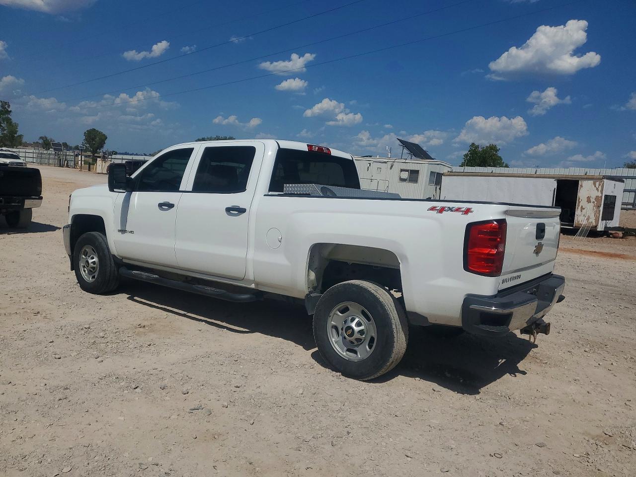 2015 Chevrolet Silverado K2500 Heavy Duty White vin: 1GC1KUEG9FF533739