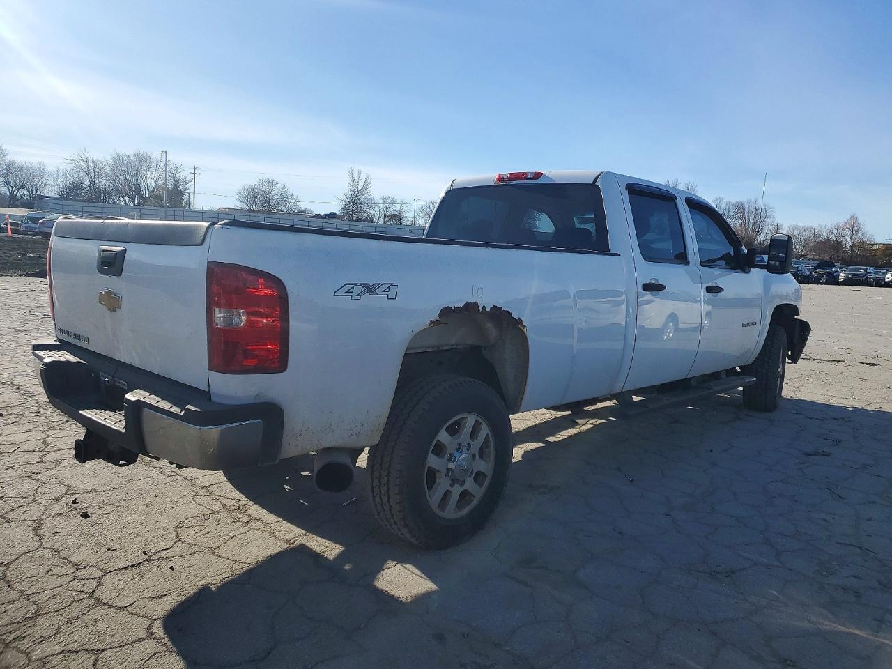 2013 Chevrolet Silverado K2500 Heavy Duty White vin: 1GC1KVC88DF228795